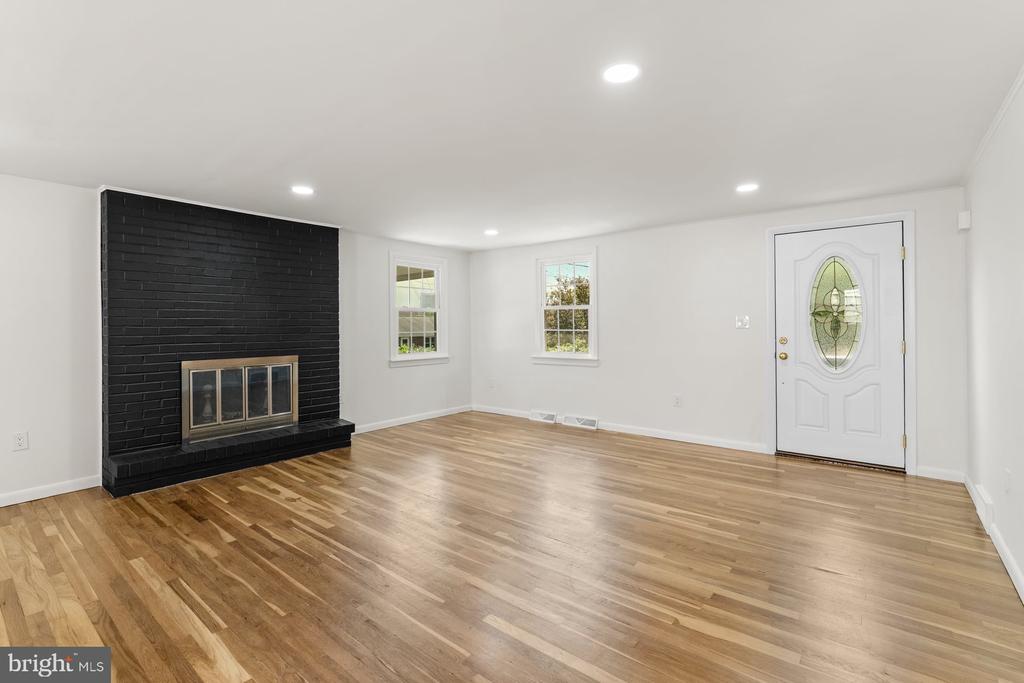 526 W CUMBERLAND ROAD