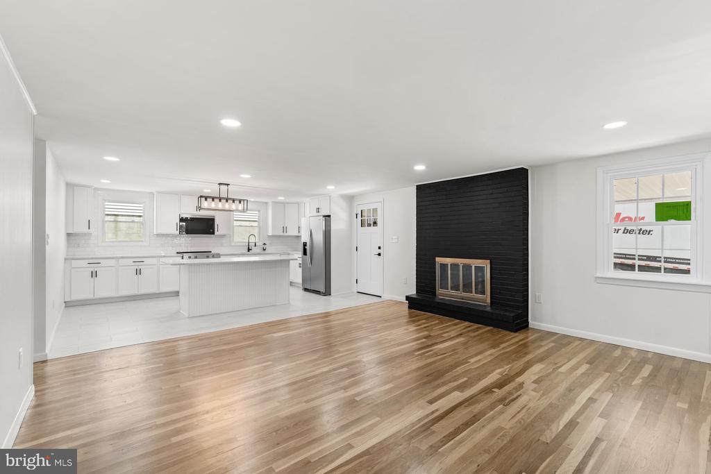 526 W CUMBERLAND ROAD