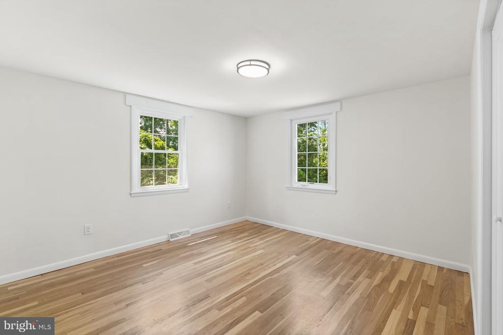 526 W CUMBERLAND ROAD