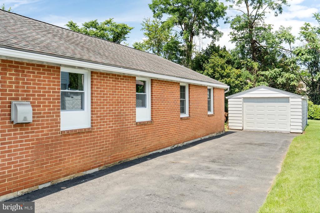 526 W CUMBERLAND ROAD