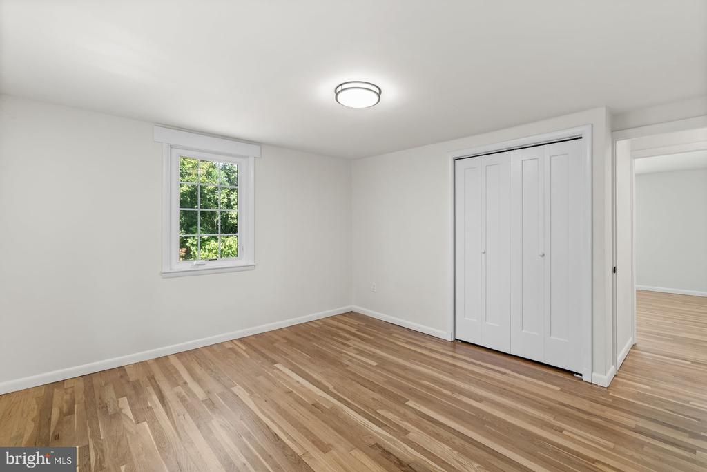 526 W CUMBERLAND ROAD
