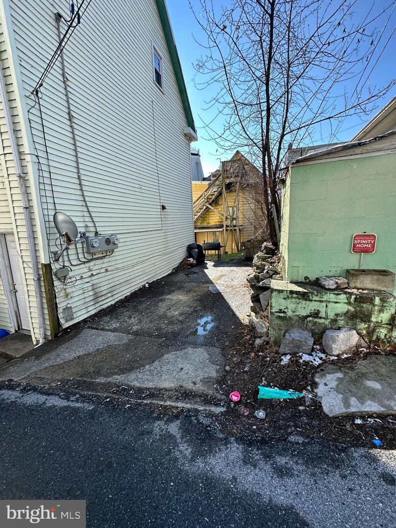 221 Walnut St