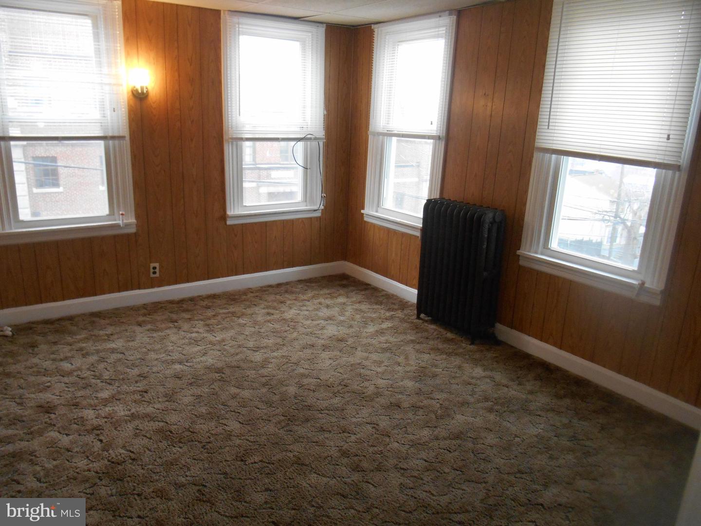 221 Walnut St