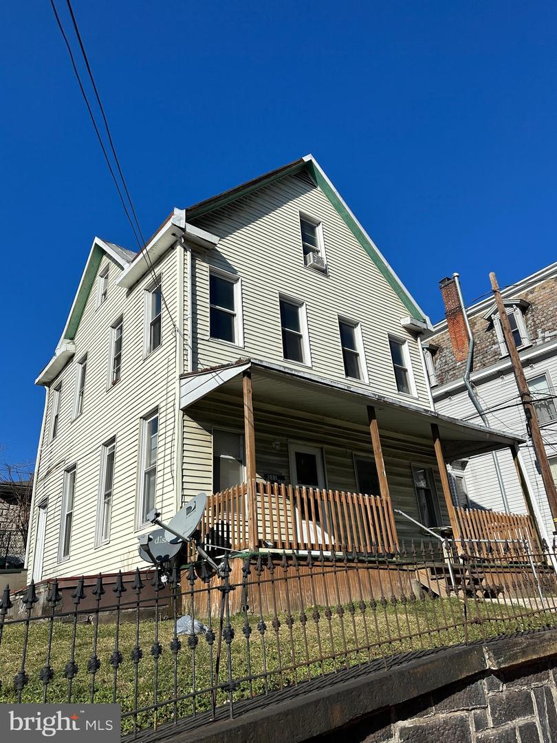 221 Walnut St