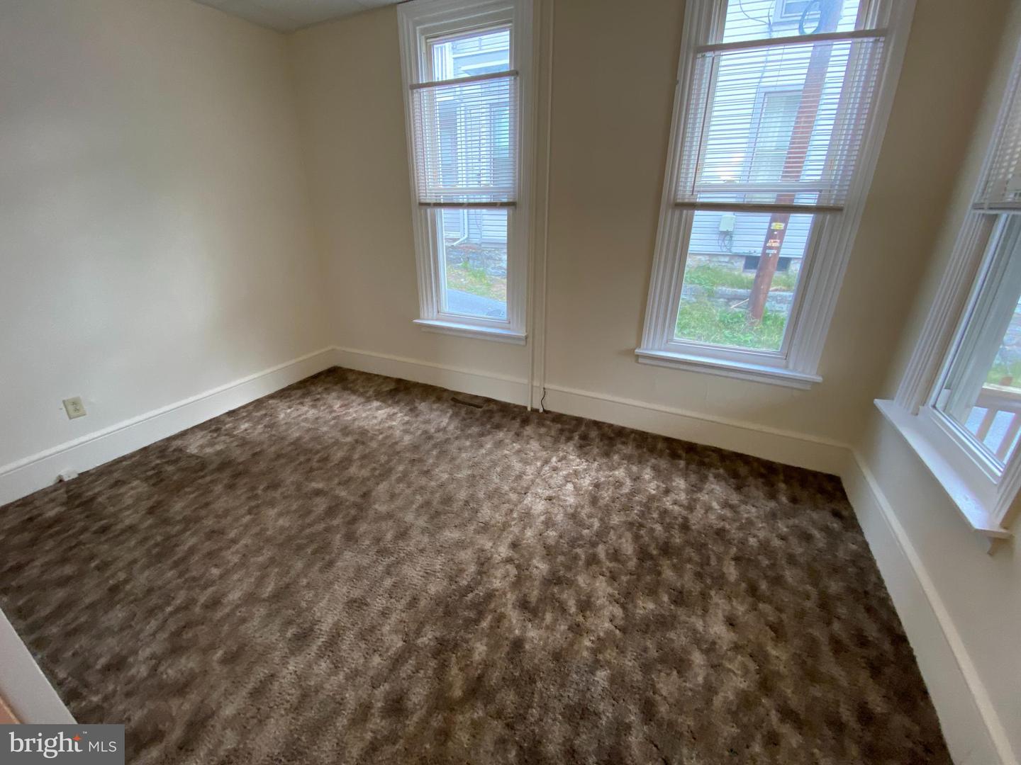 221 Walnut St