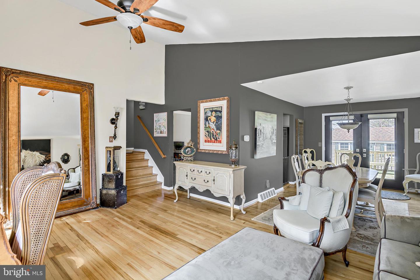 3824 Manor Dr