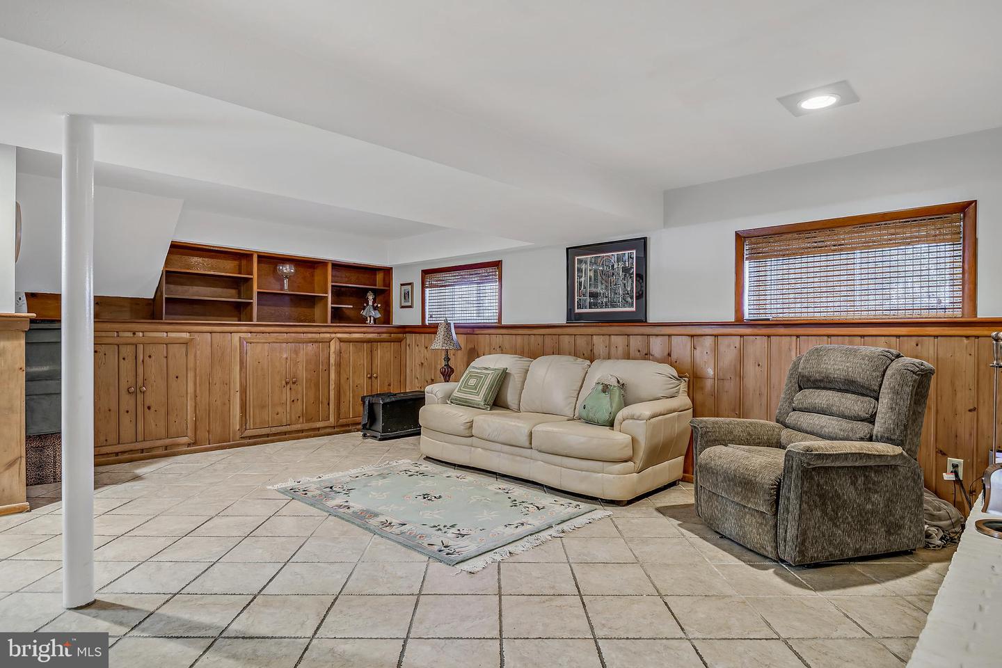 3824 Manor Dr