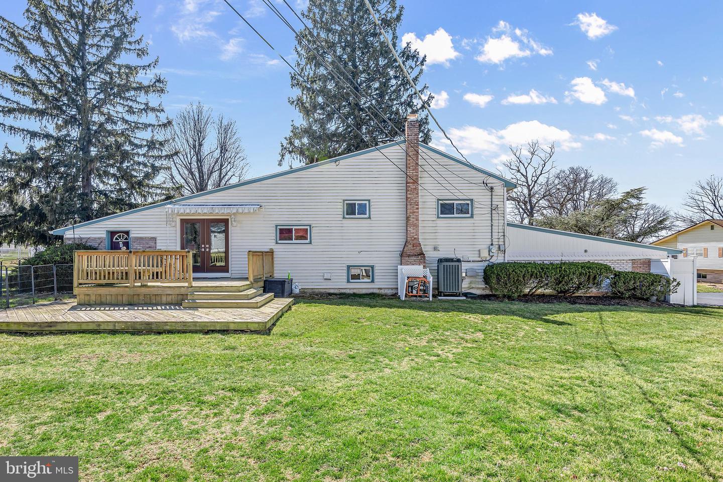 3824 Manor Dr