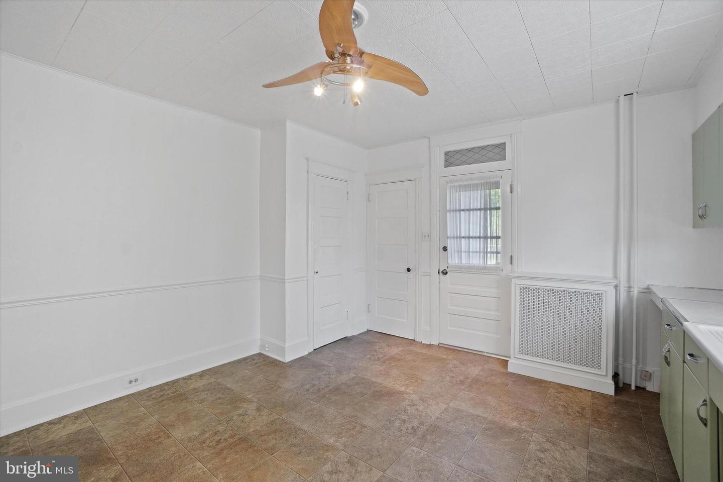 36 Fishburn St