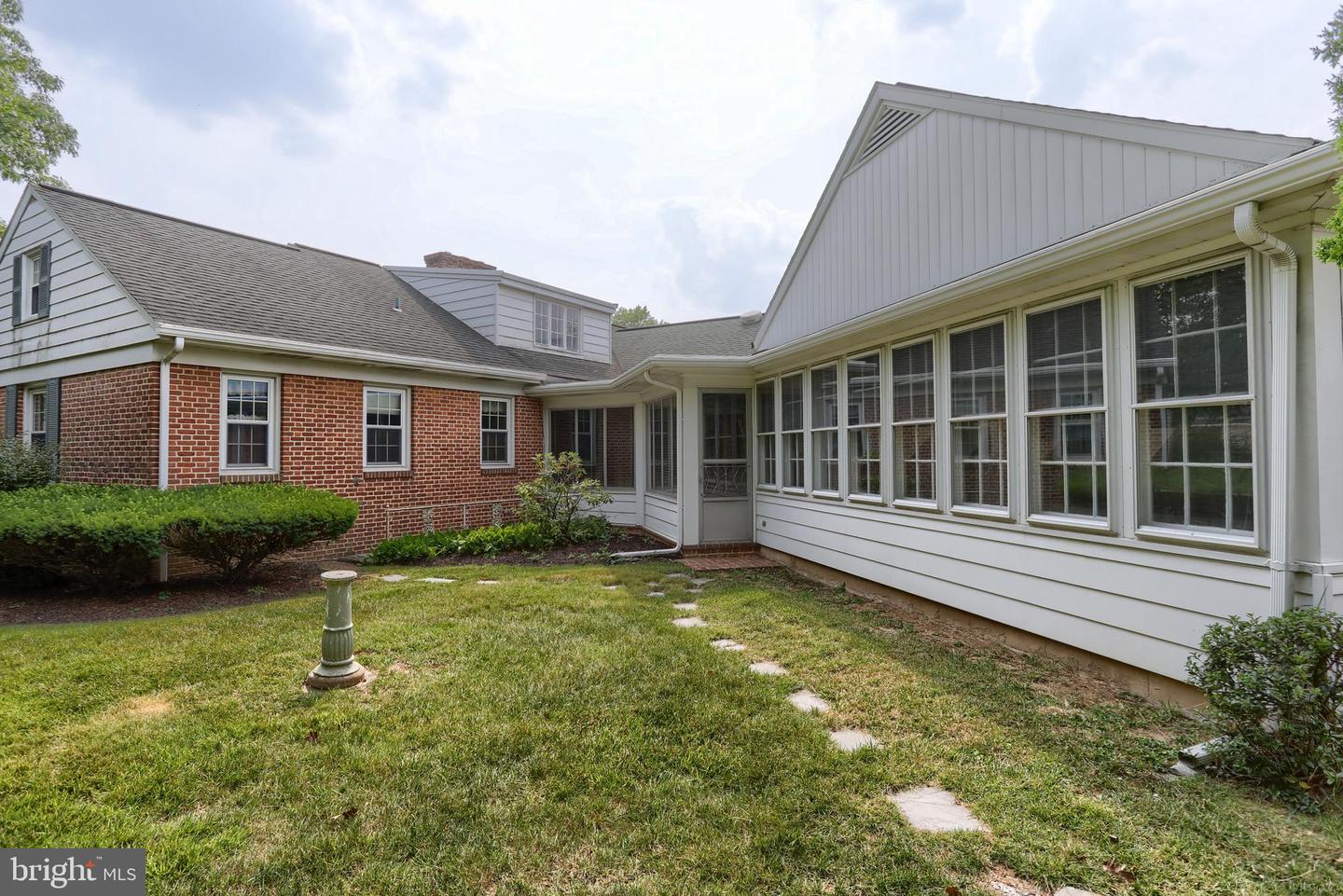 267 Redwood St