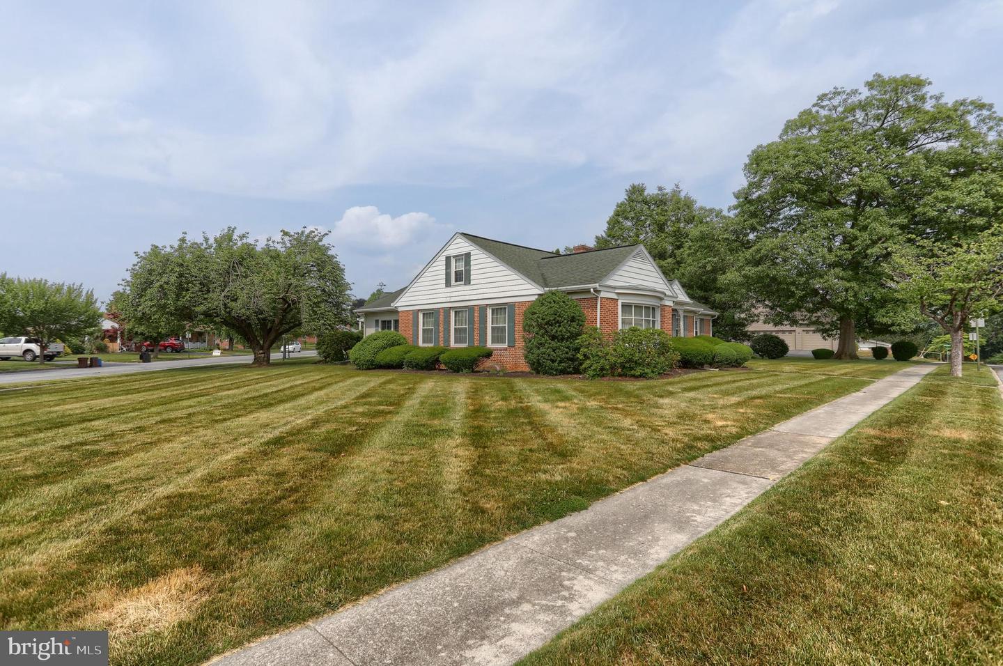 267 Redwood St