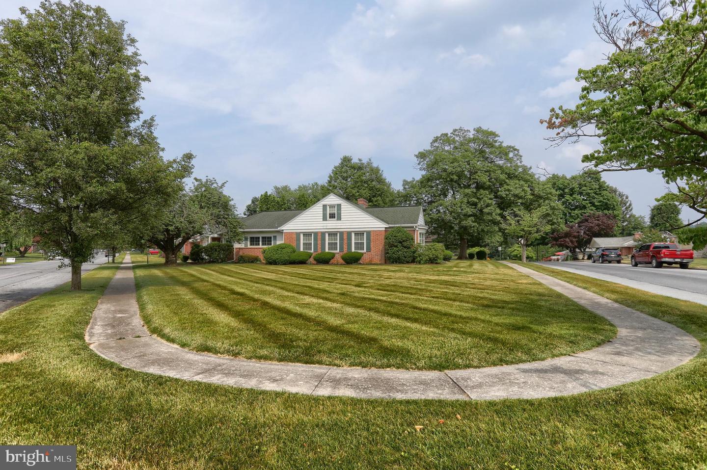 267 Redwood St