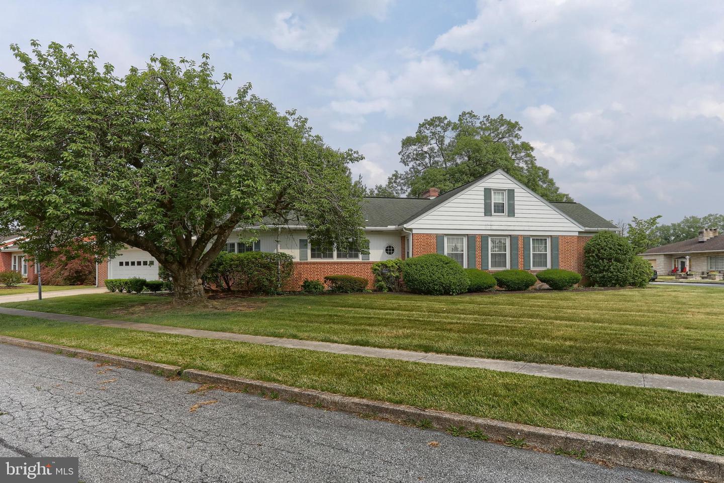 267 Redwood St