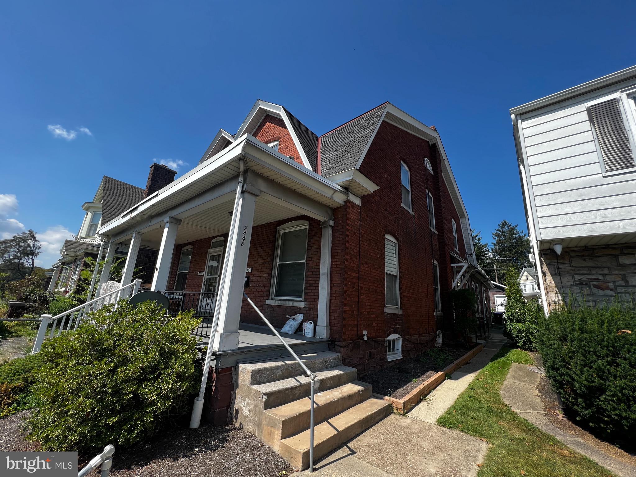 2446 Walnut St