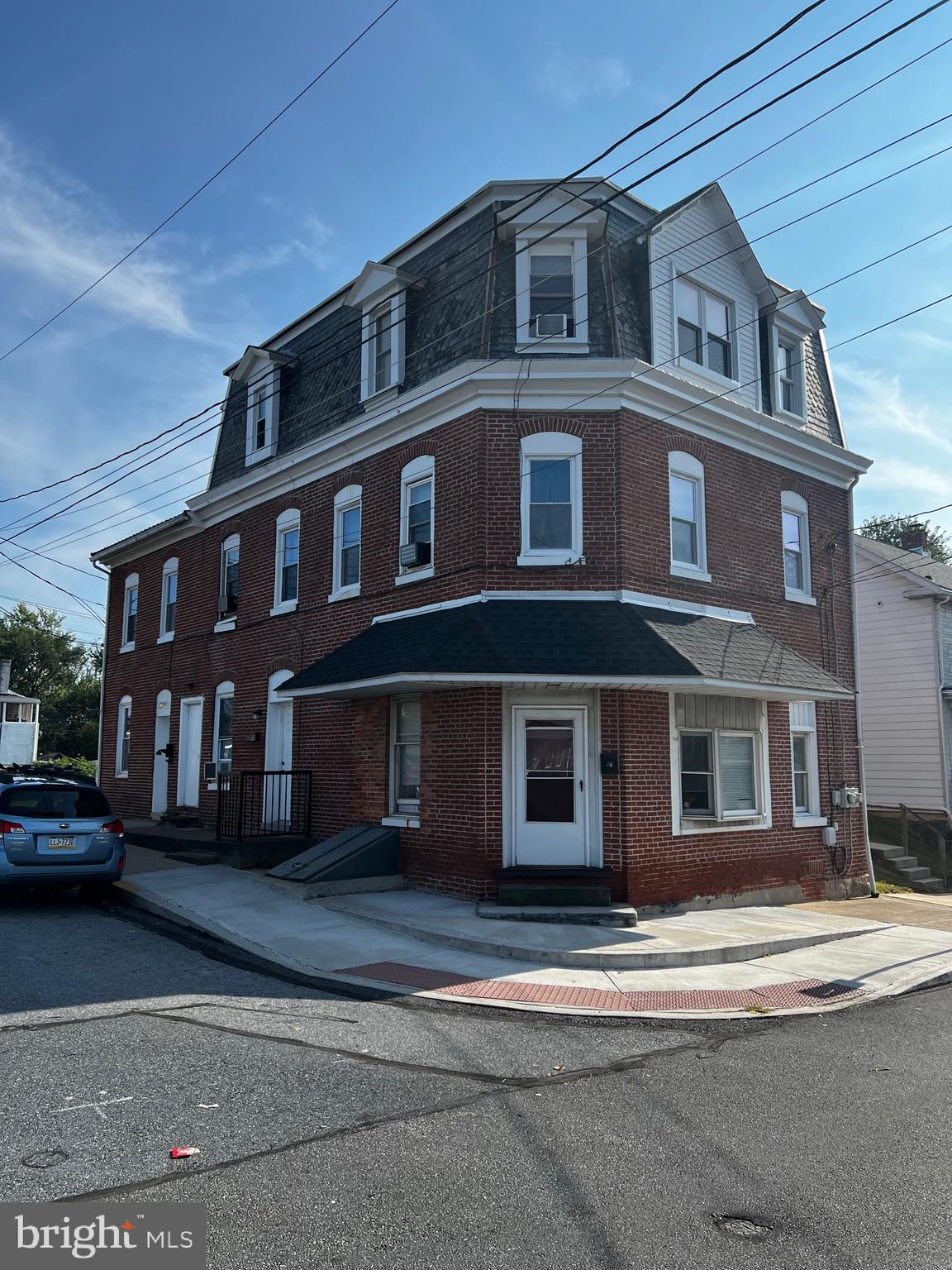 263 Ann St