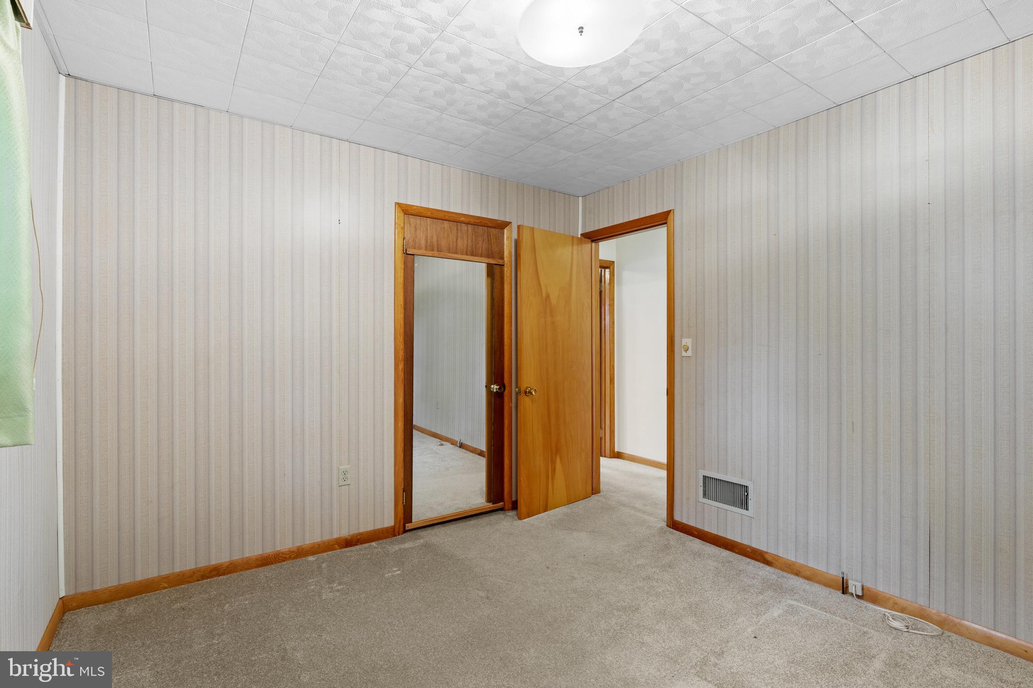 12 Carolyn St