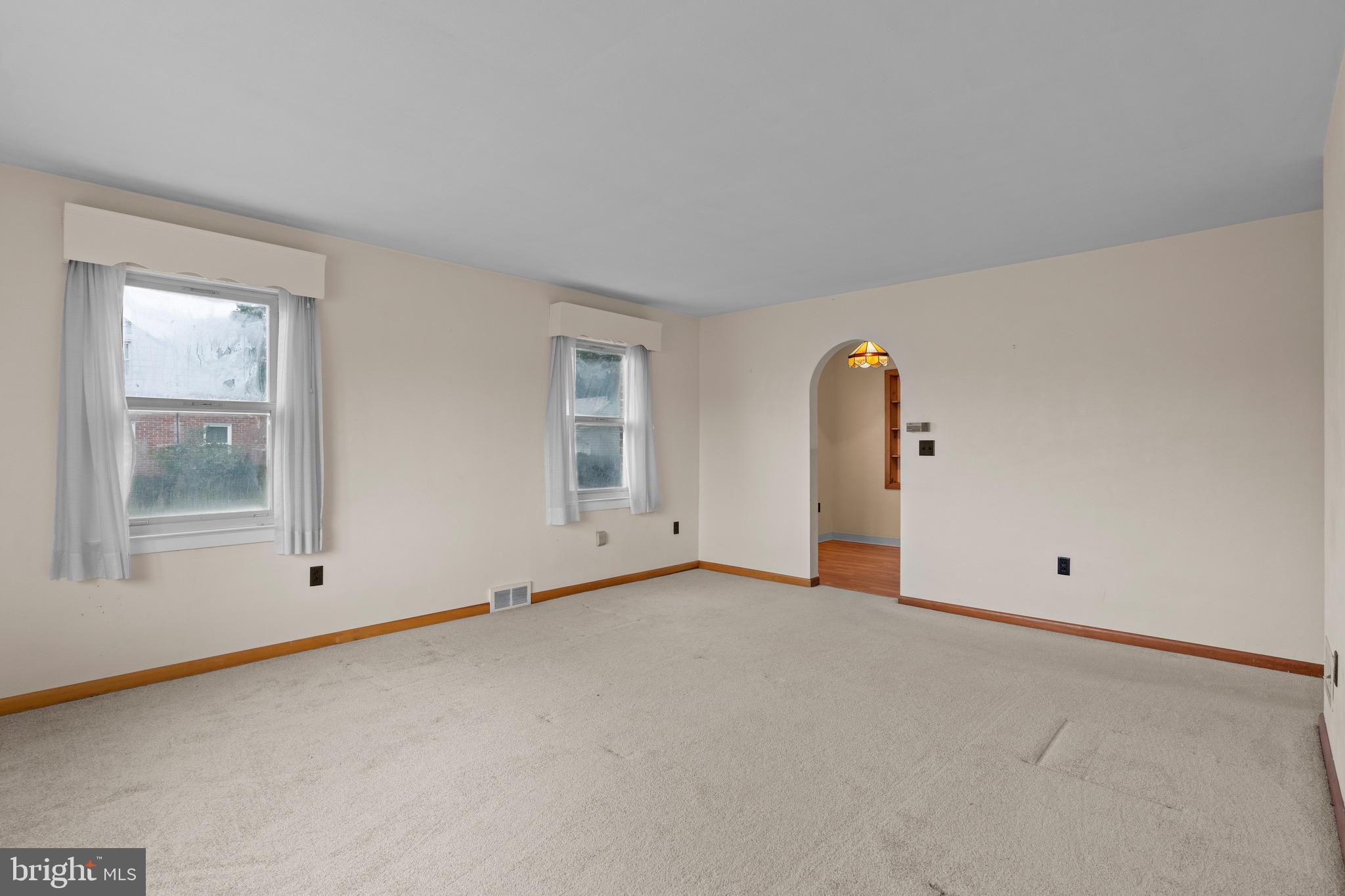 12 Carolyn St