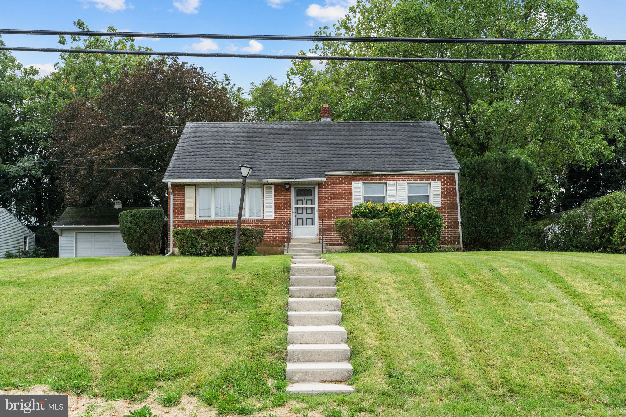 12 Carolyn St