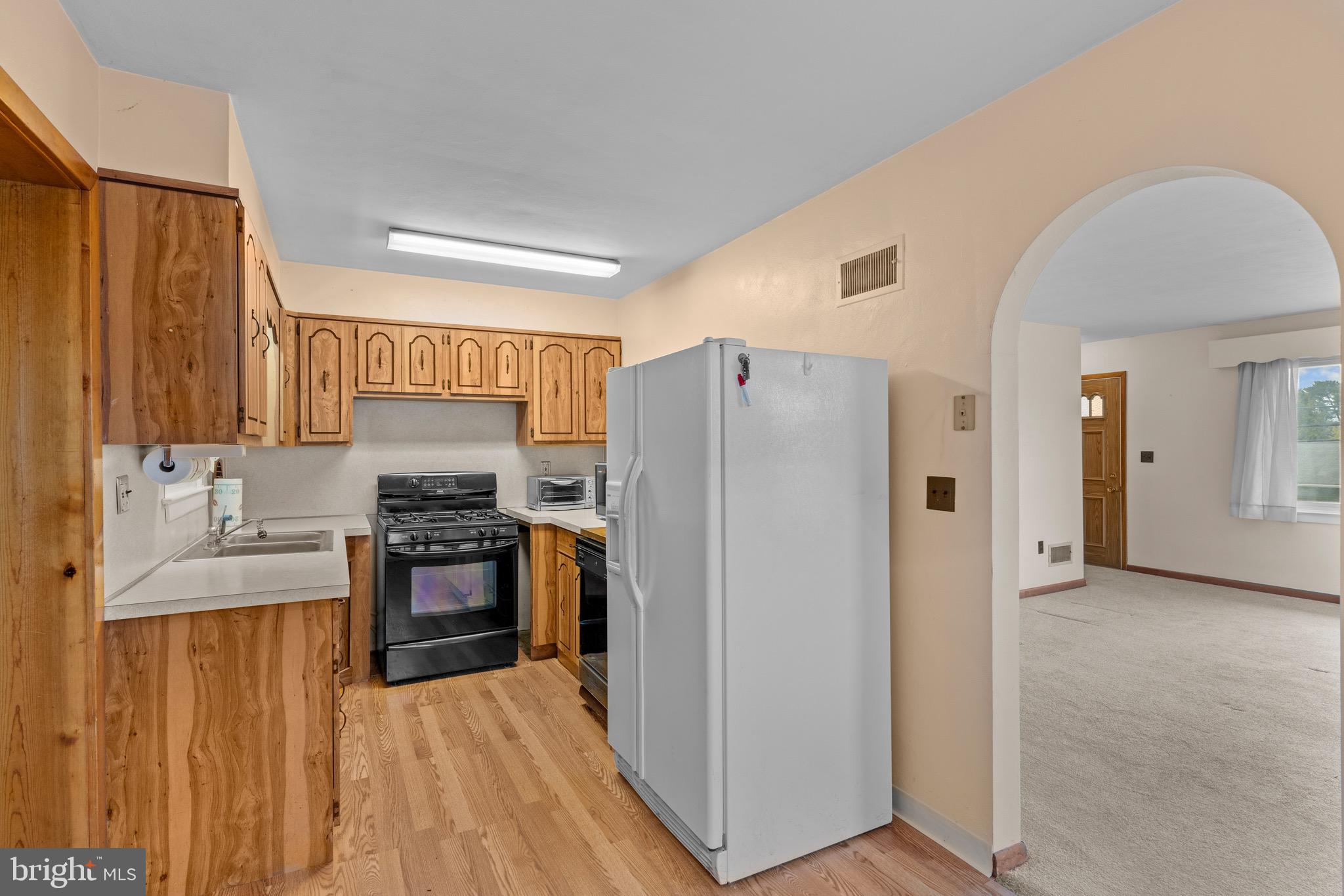 12 Carolyn St