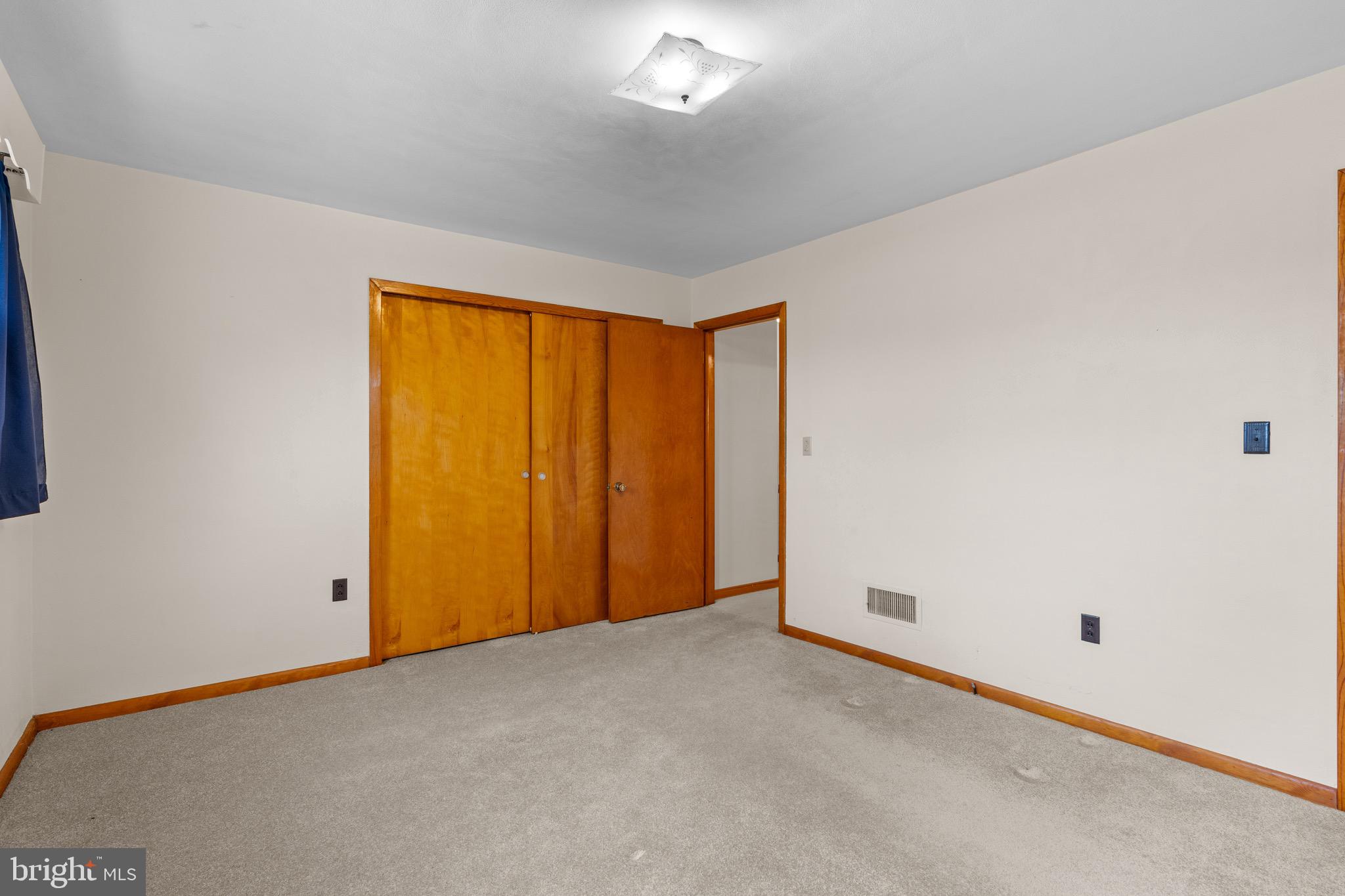 12 Carolyn St