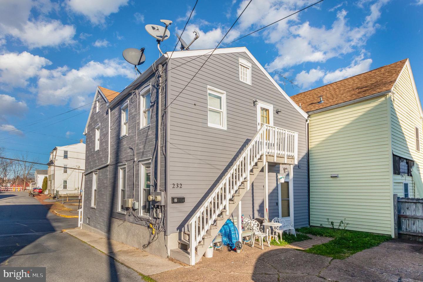 232 Wilson St
