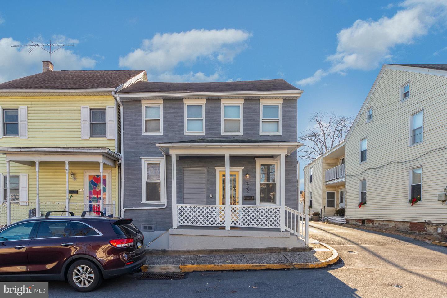 232 Wilson St