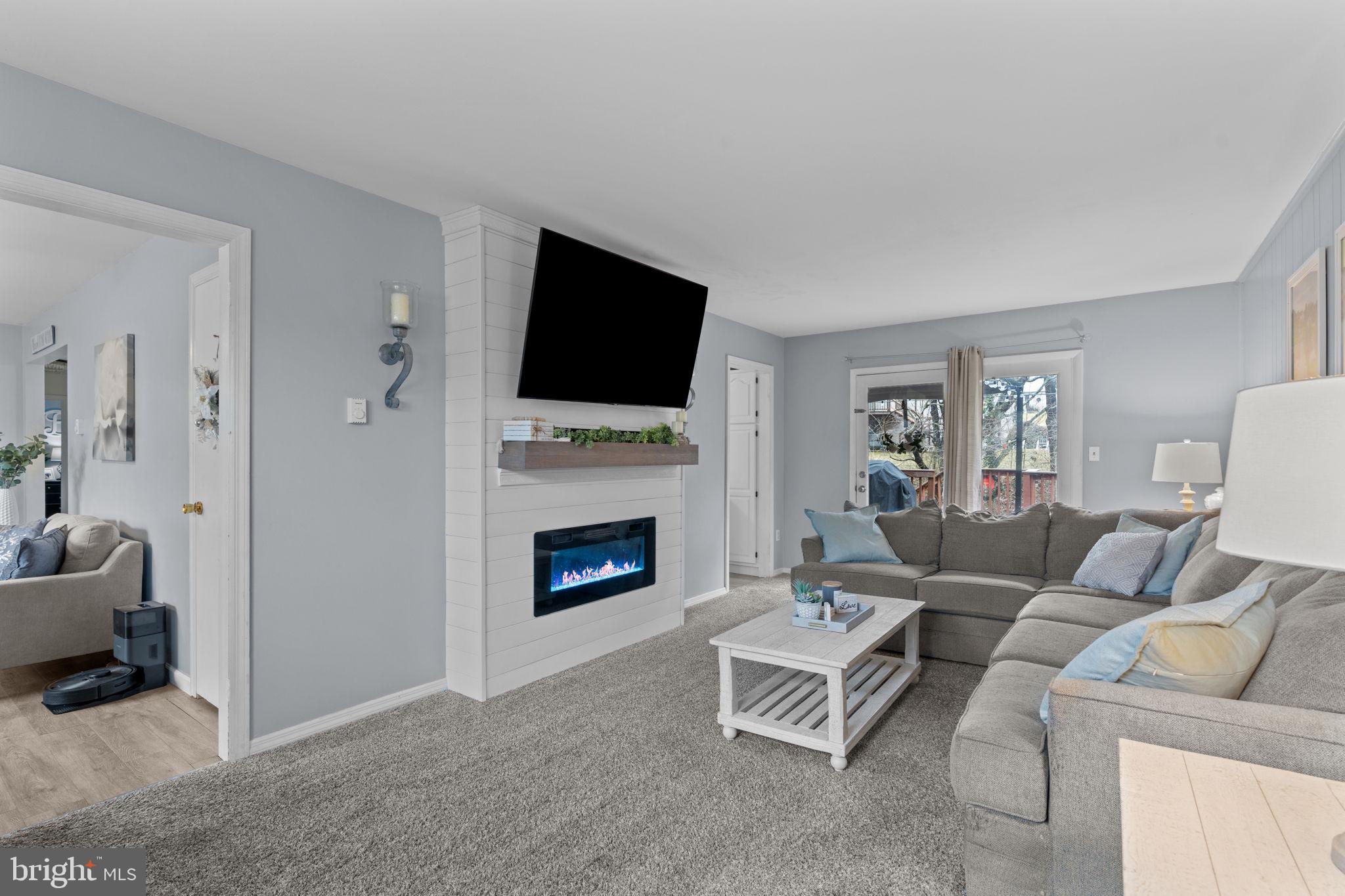4909 Harman Dr