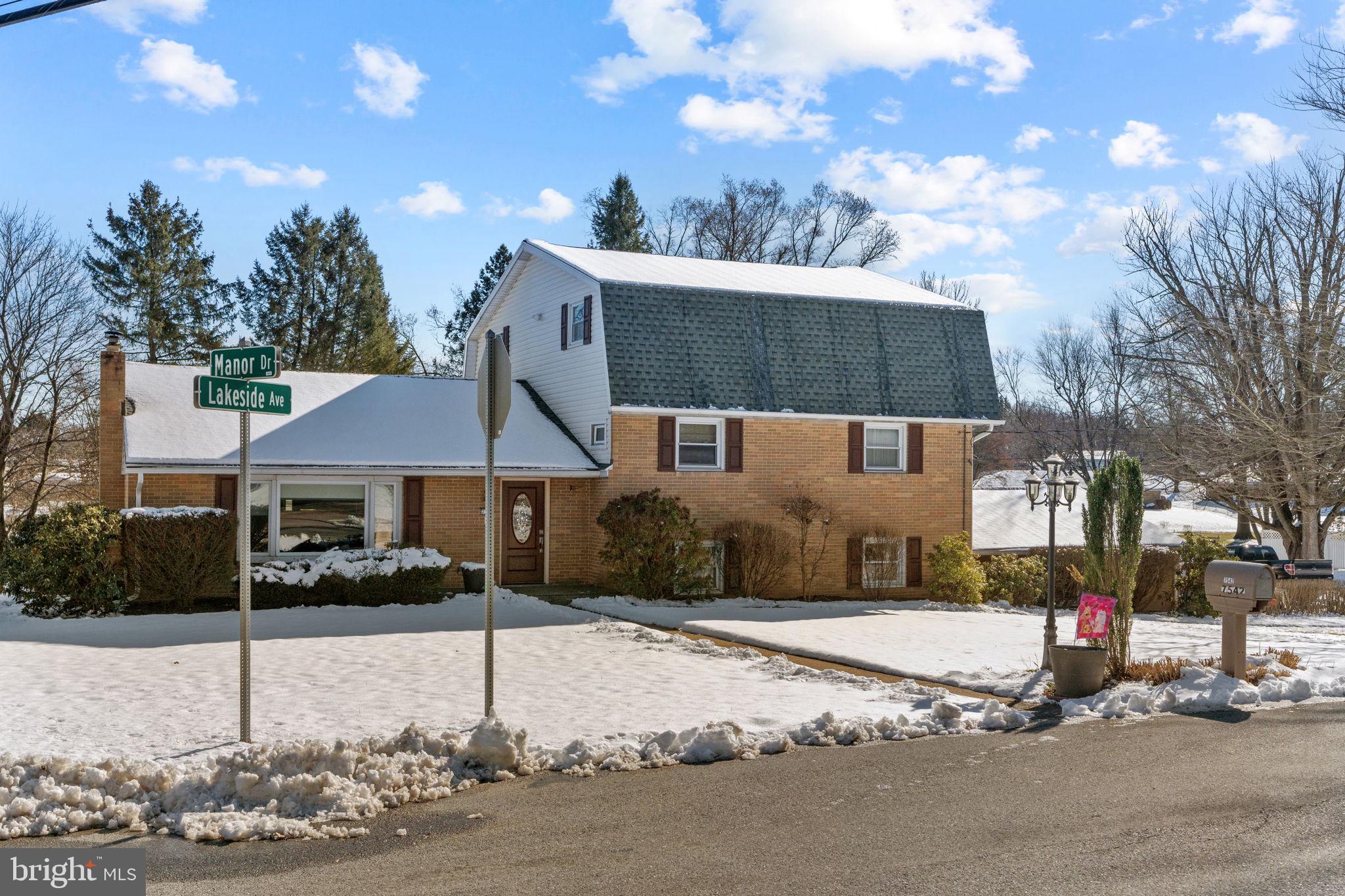 7542 Lakeside Ave