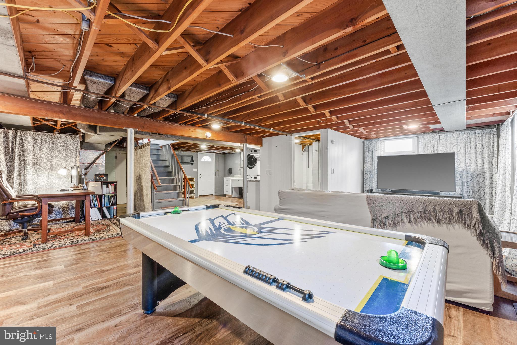 460 Douglas Rd
