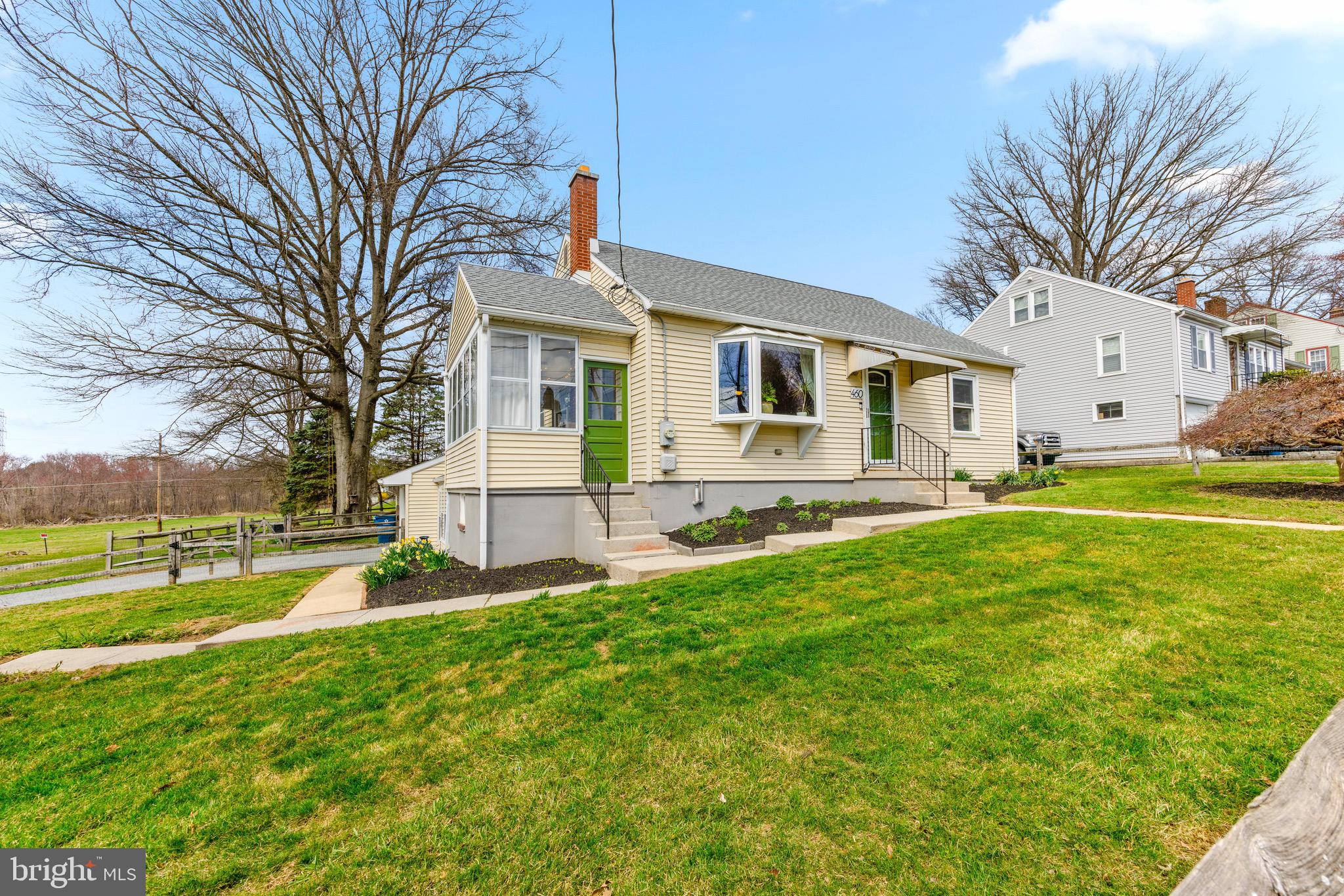 460 Douglas Rd