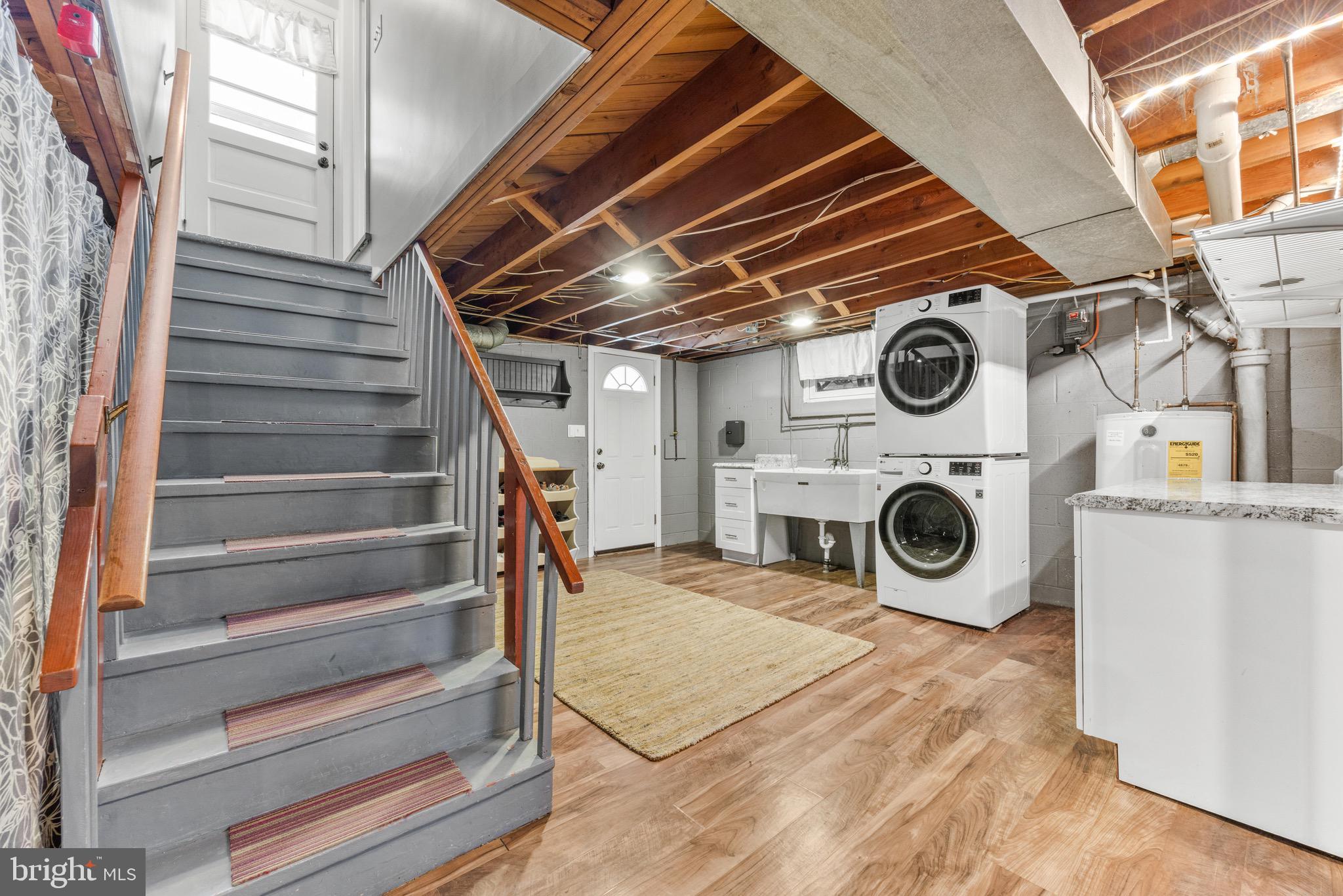 460 Douglas Rd