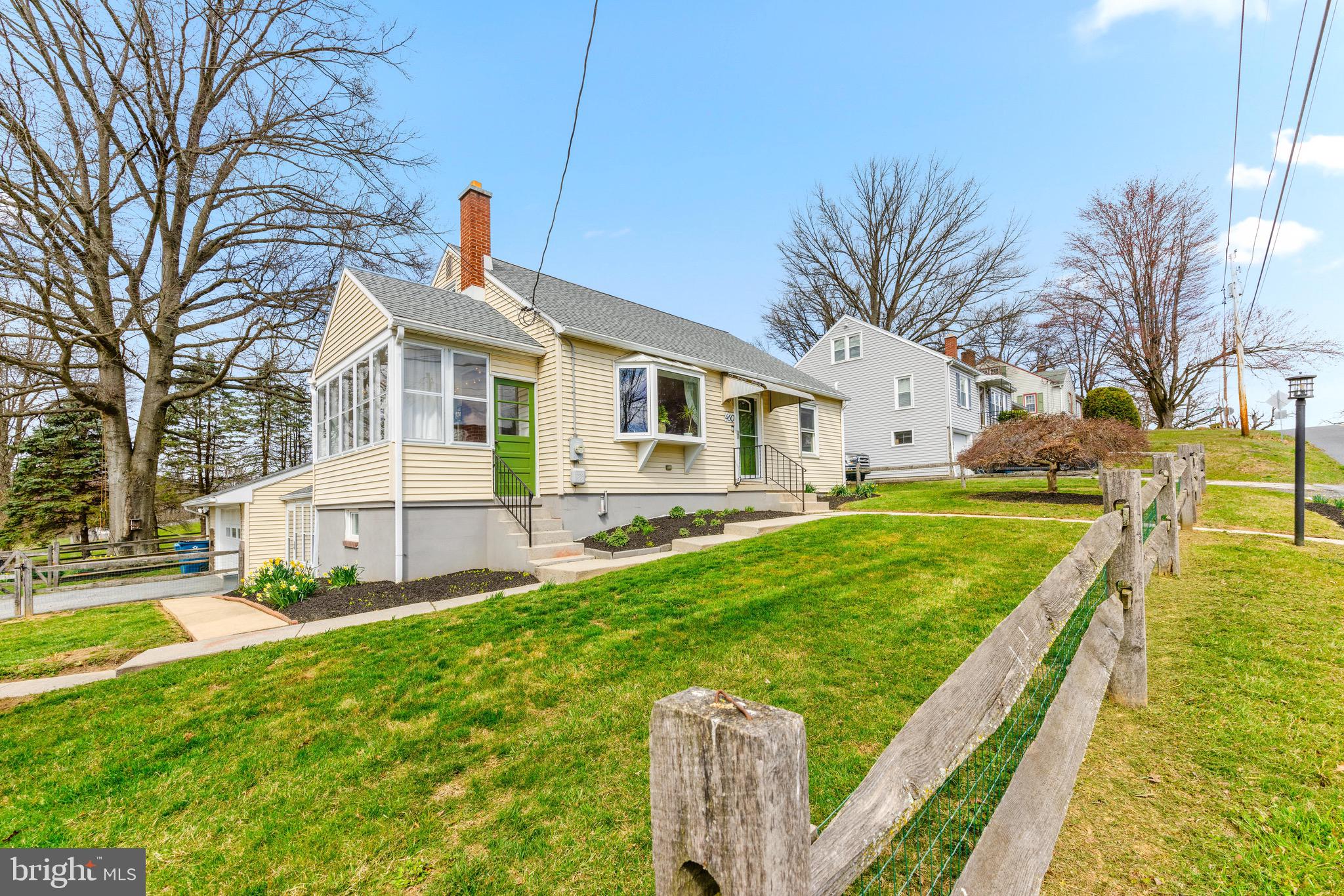 460 Douglas Rd