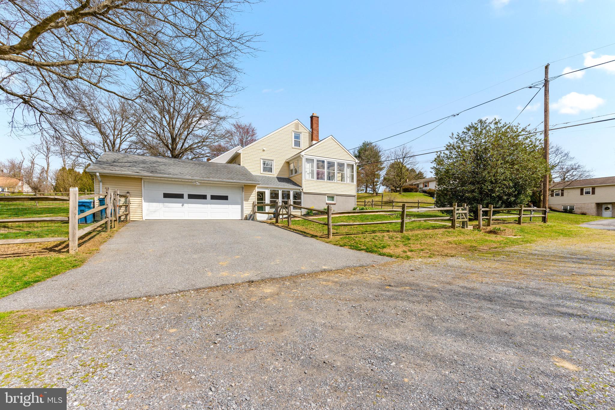 460 Douglas Rd