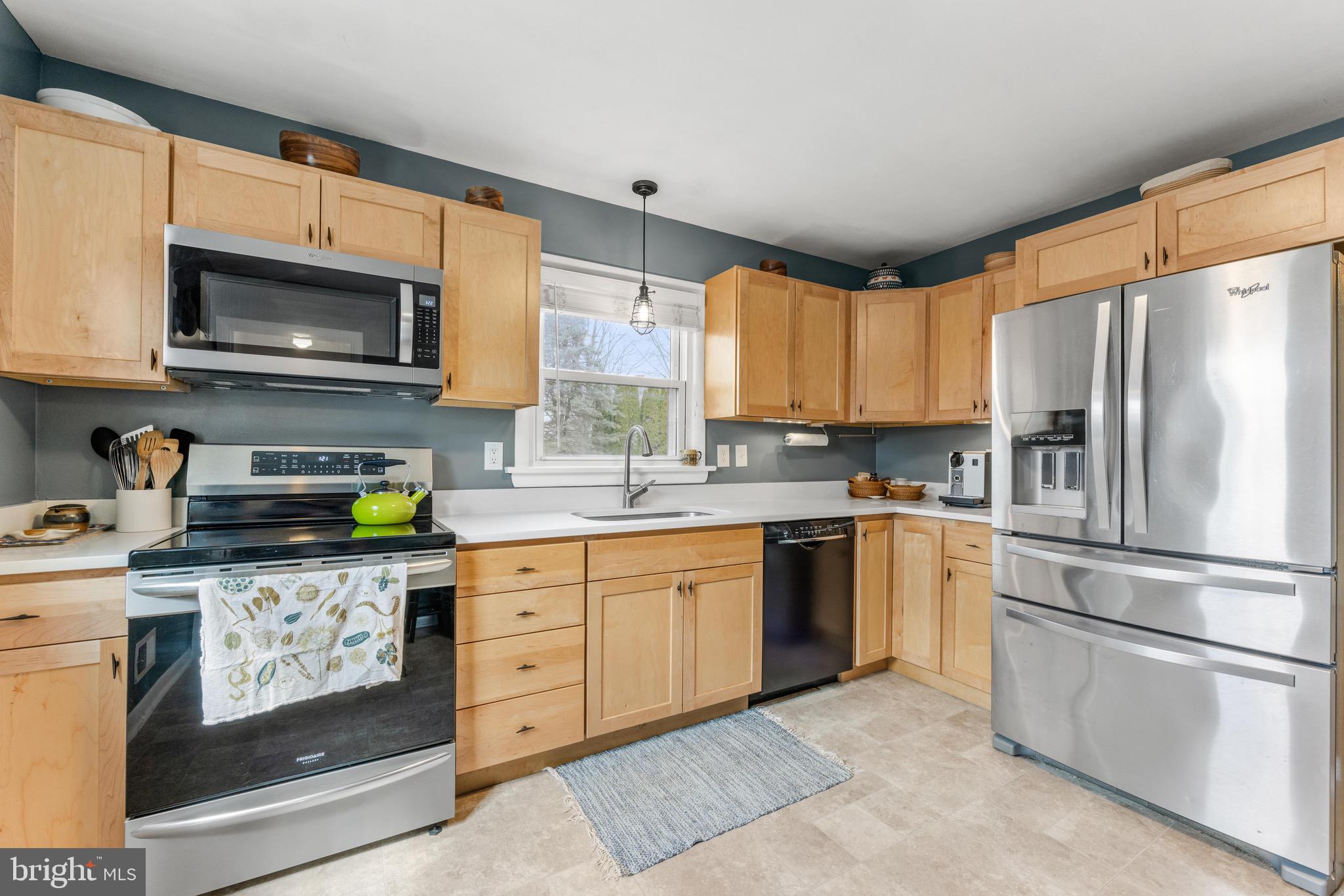 460 Douglas Rd