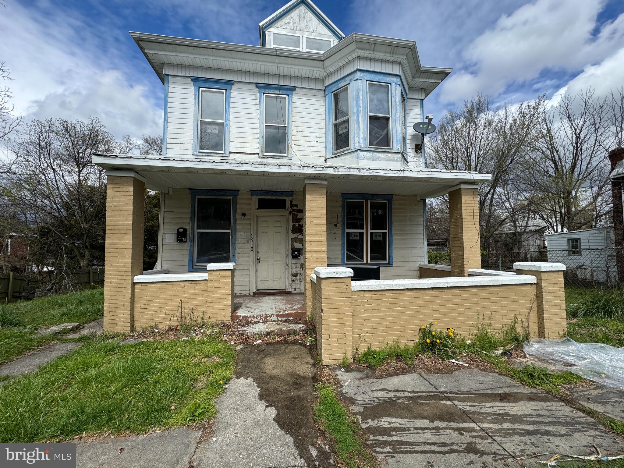 1912 Briggs St