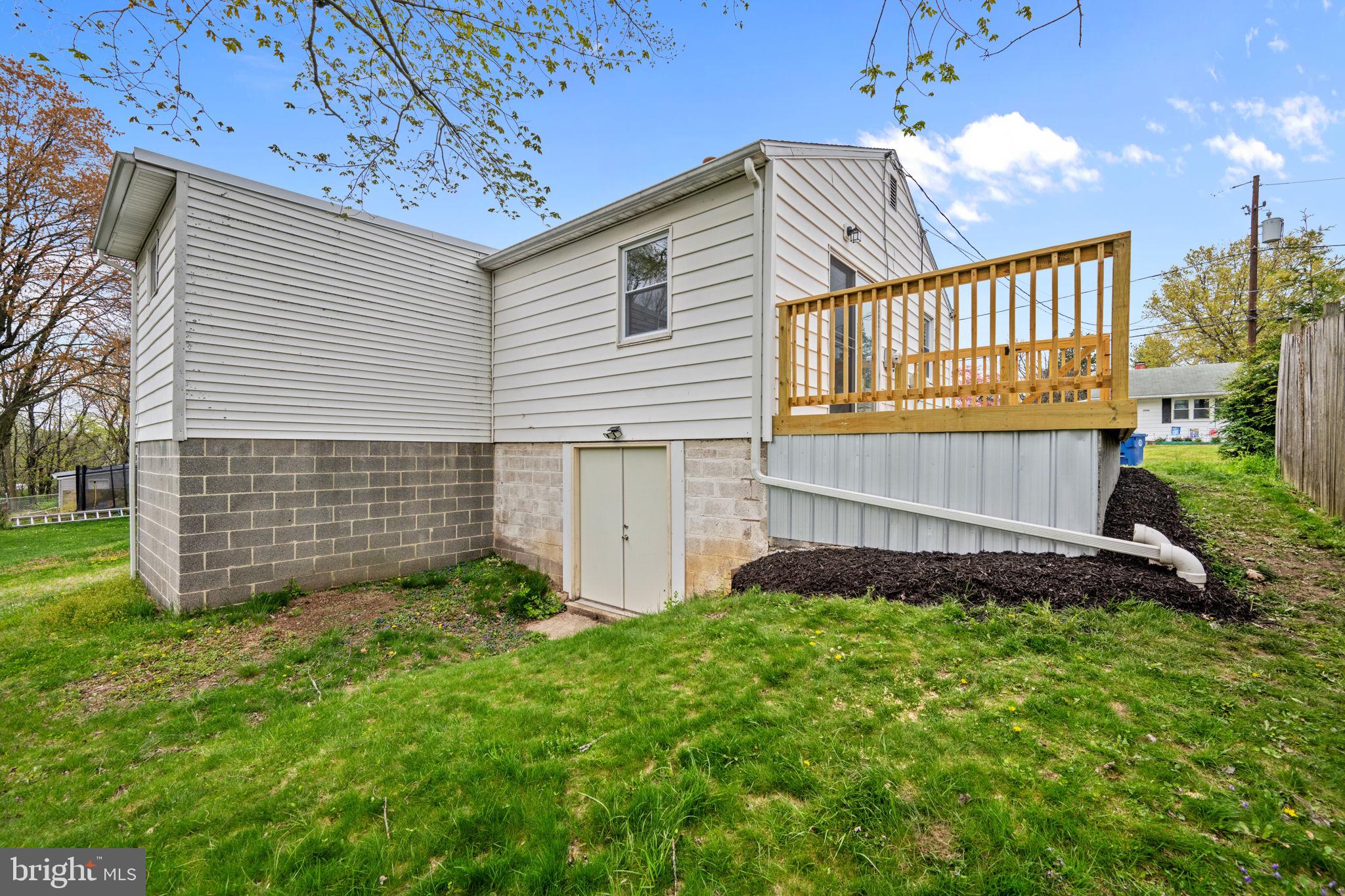 4709 Hillside Rd
