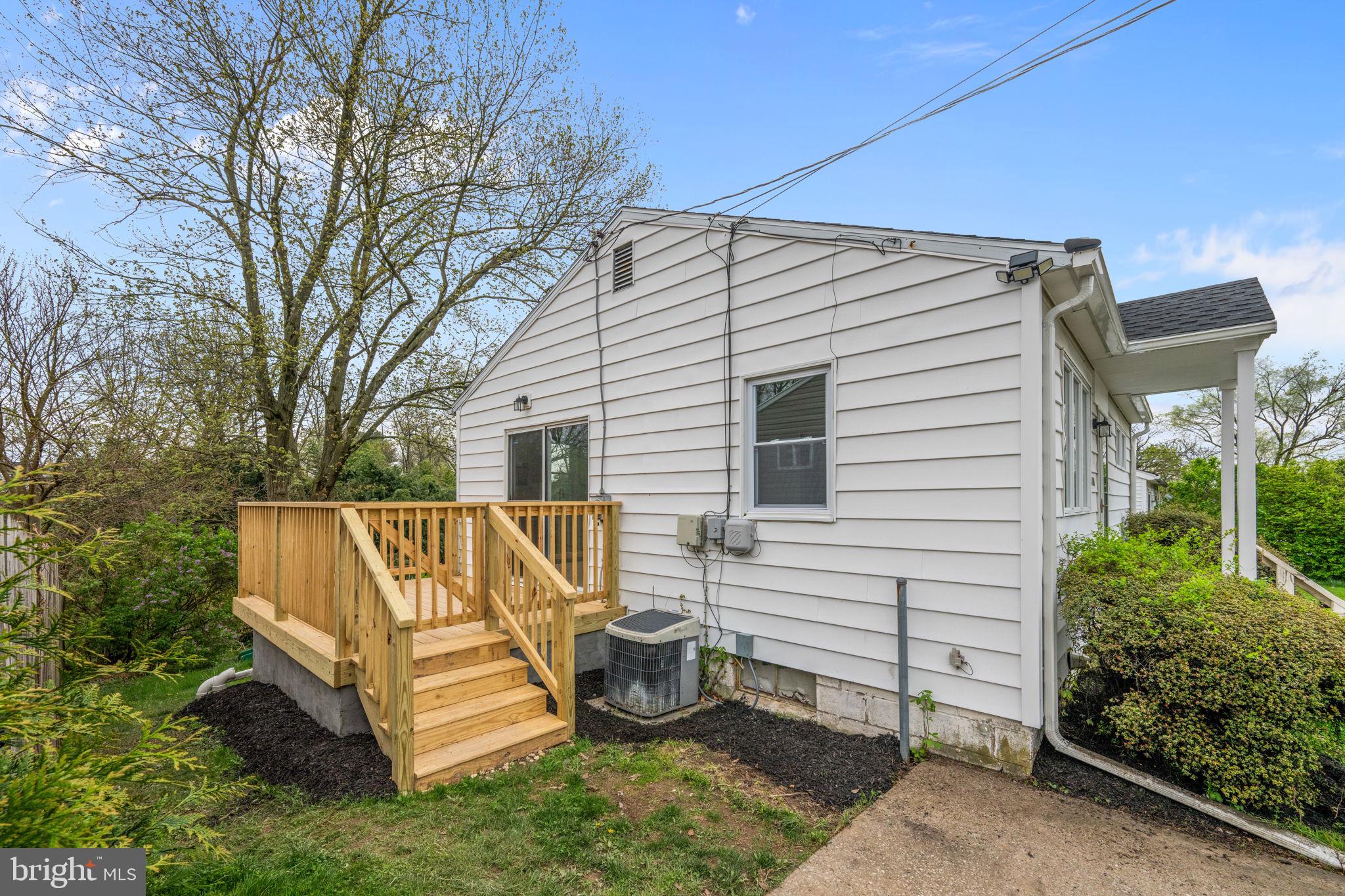 4709 Hillside Rd
