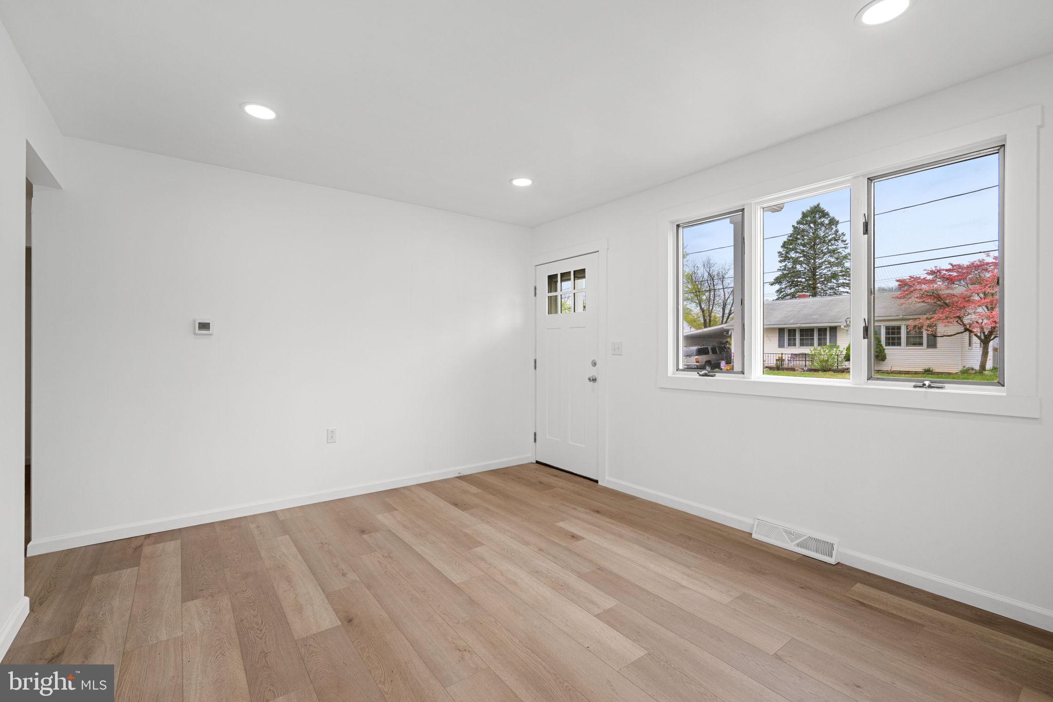 4709 Hillside Rd