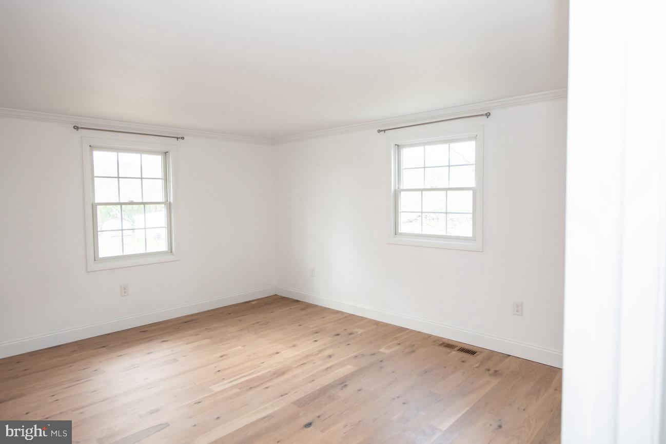 768 Lexington Ave