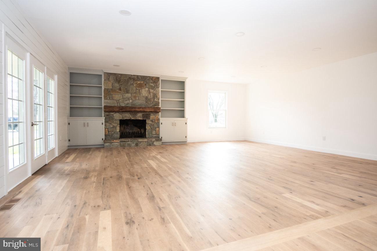 768 Lexington Ave