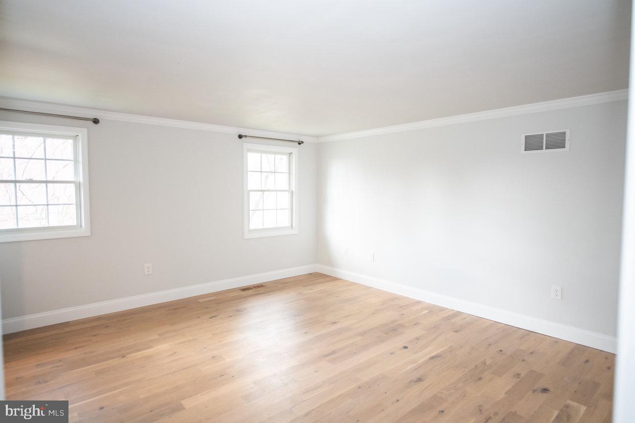 768 Lexington Ave
