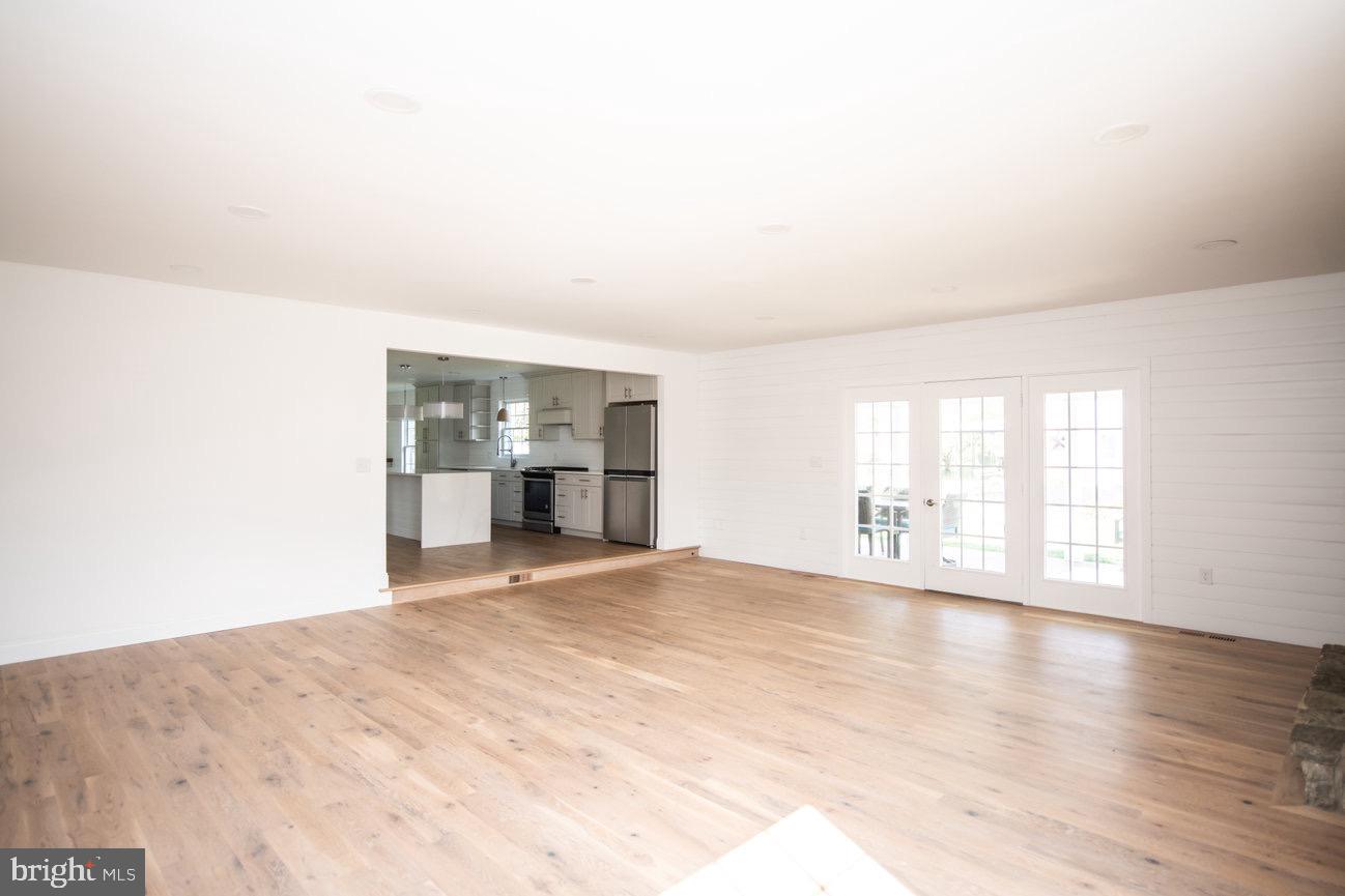 768 Lexington Ave