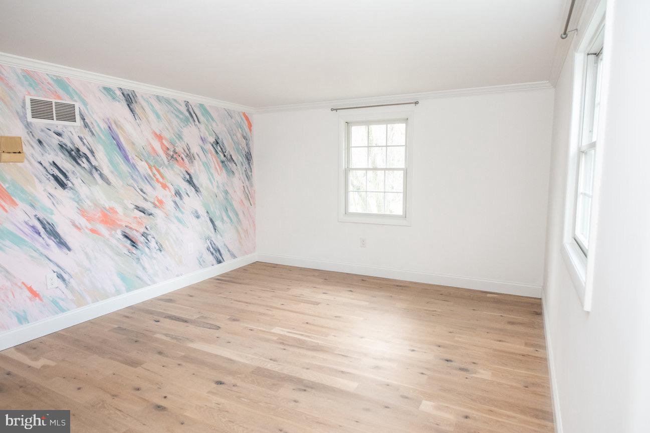 768 Lexington Ave