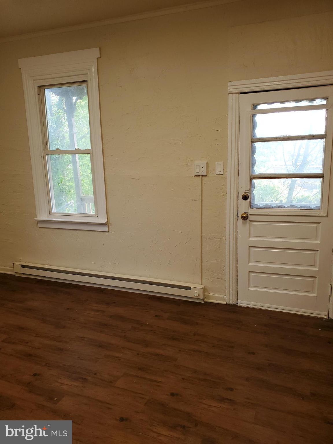 332 S 4th St