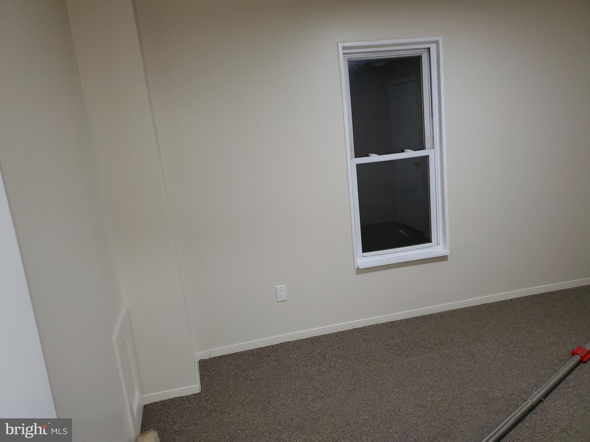 332 S 4th St