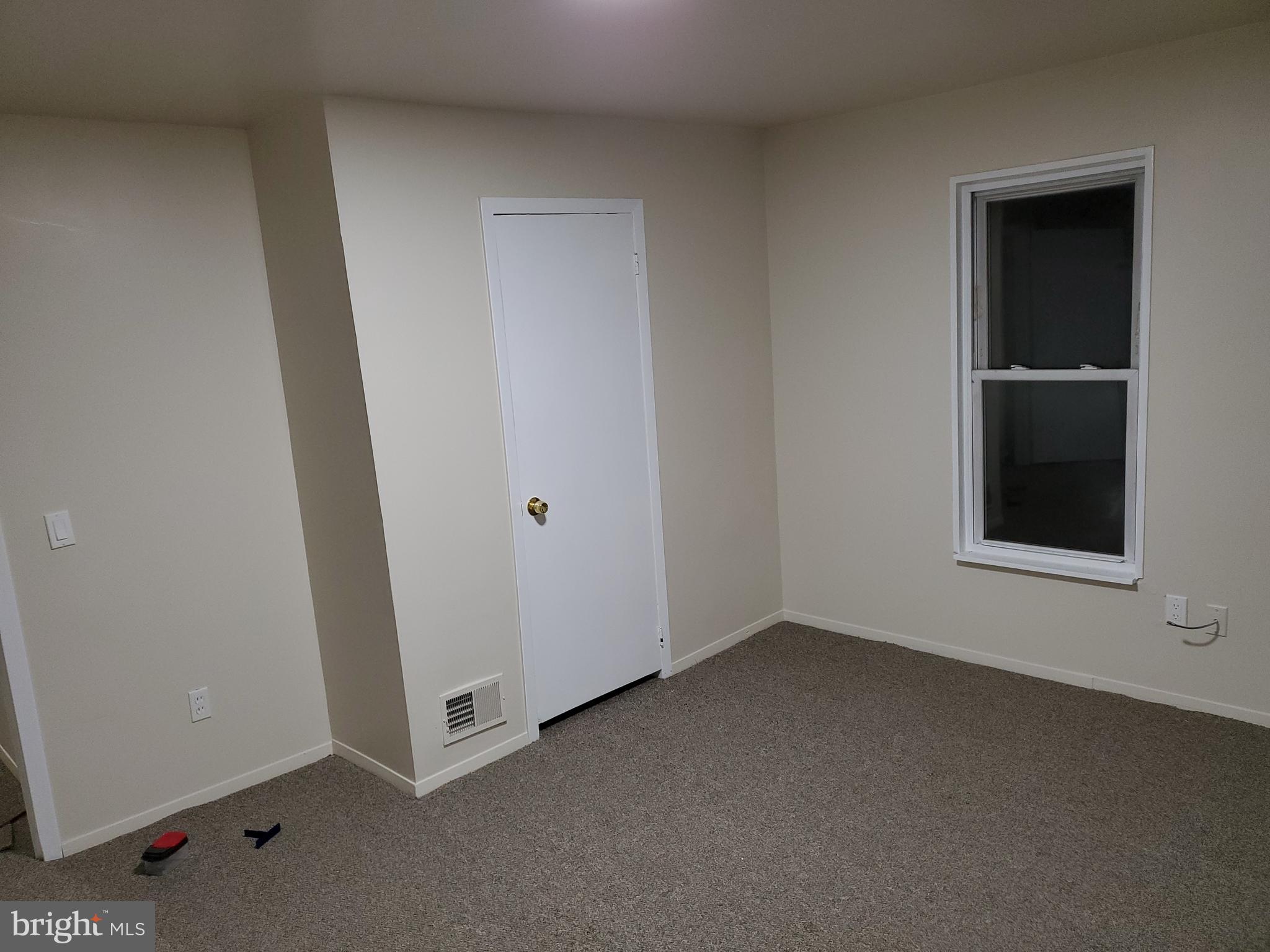 332 S 4th St