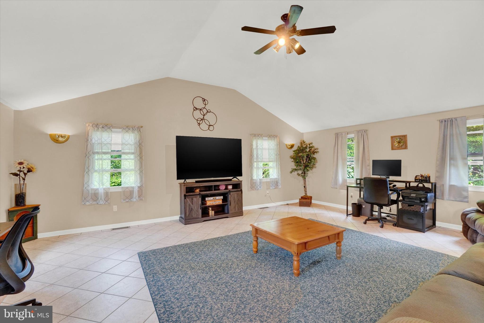 4030 Nancy Dr