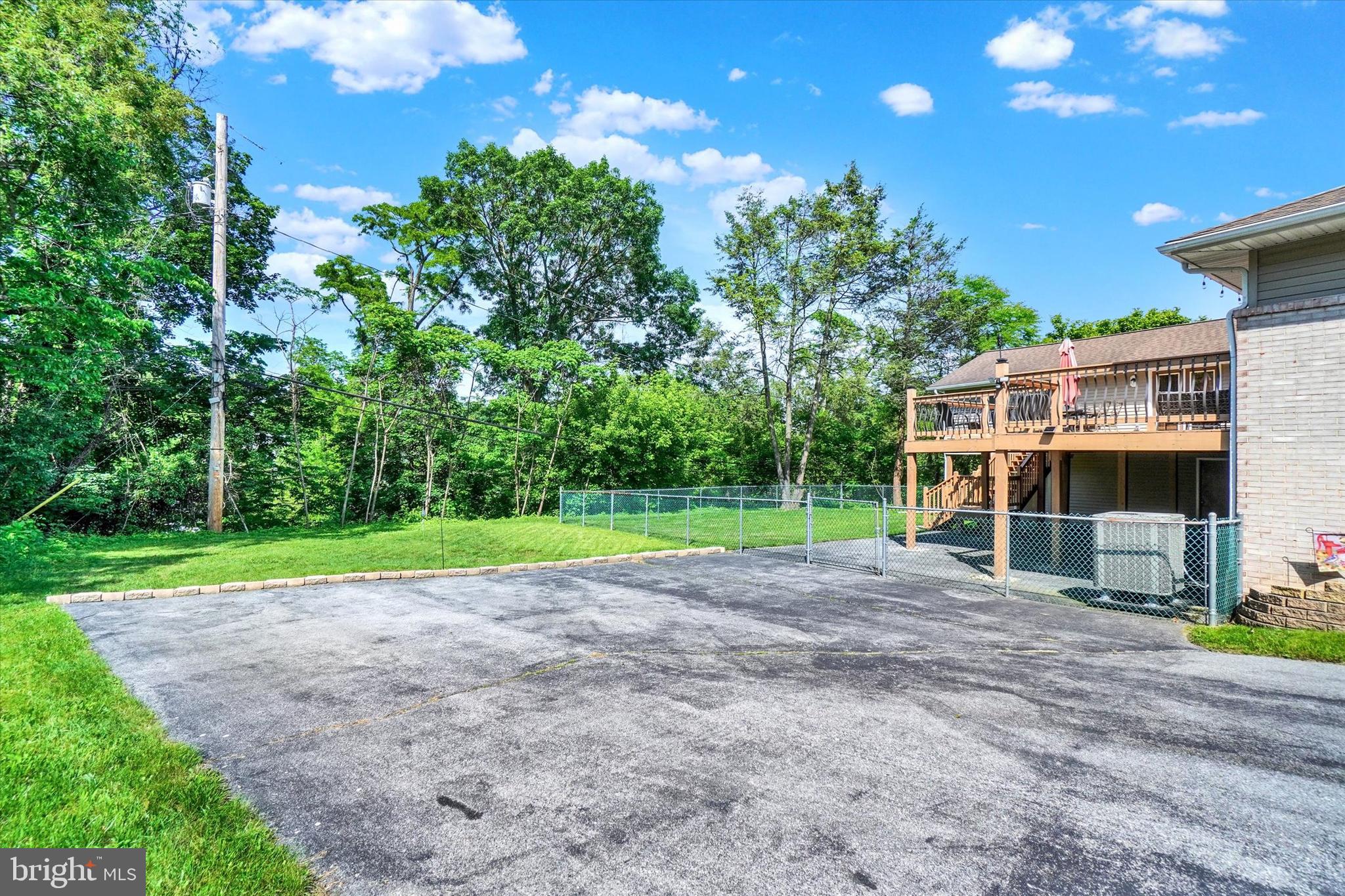 4030 Nancy Dr