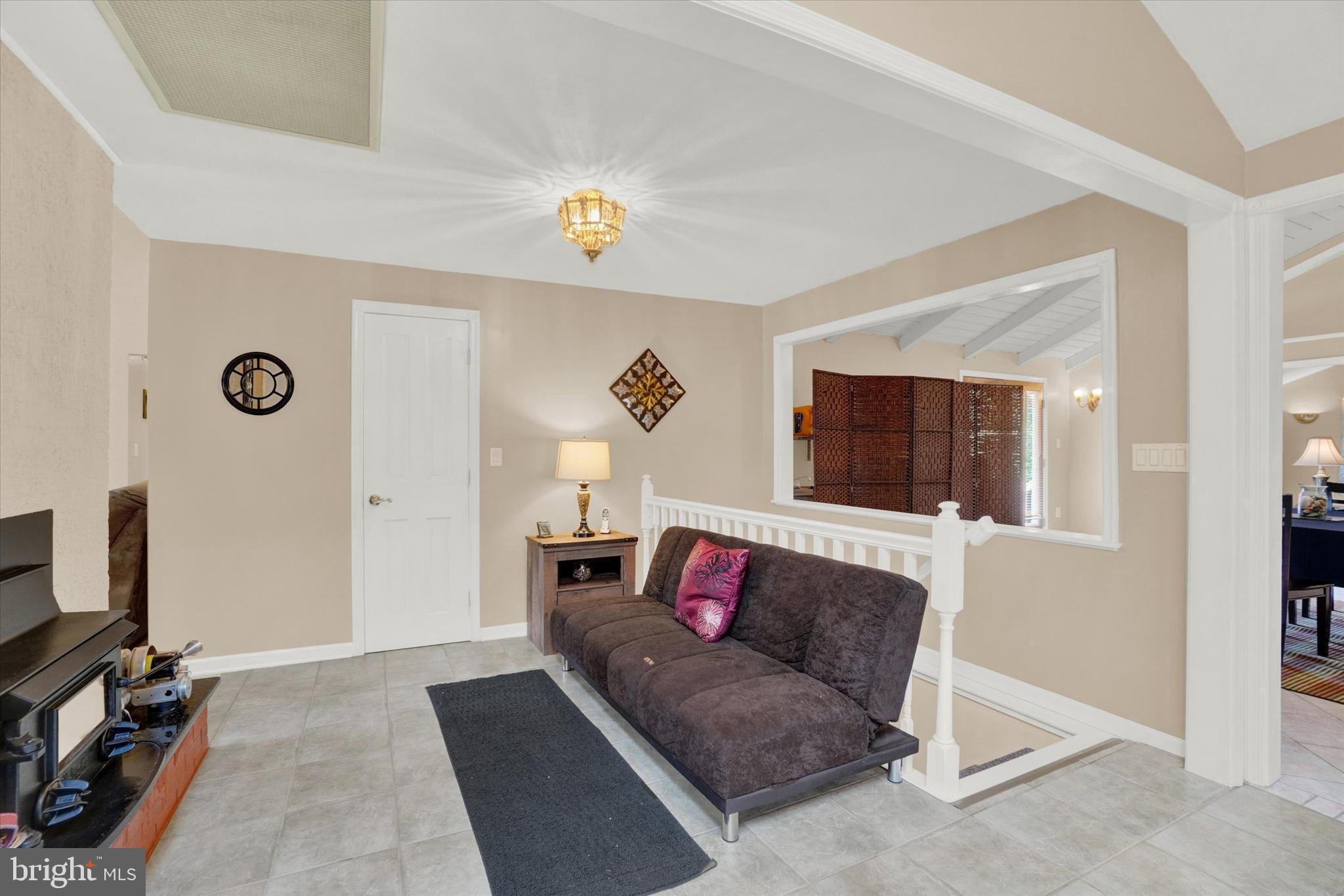 4030 Nancy Dr