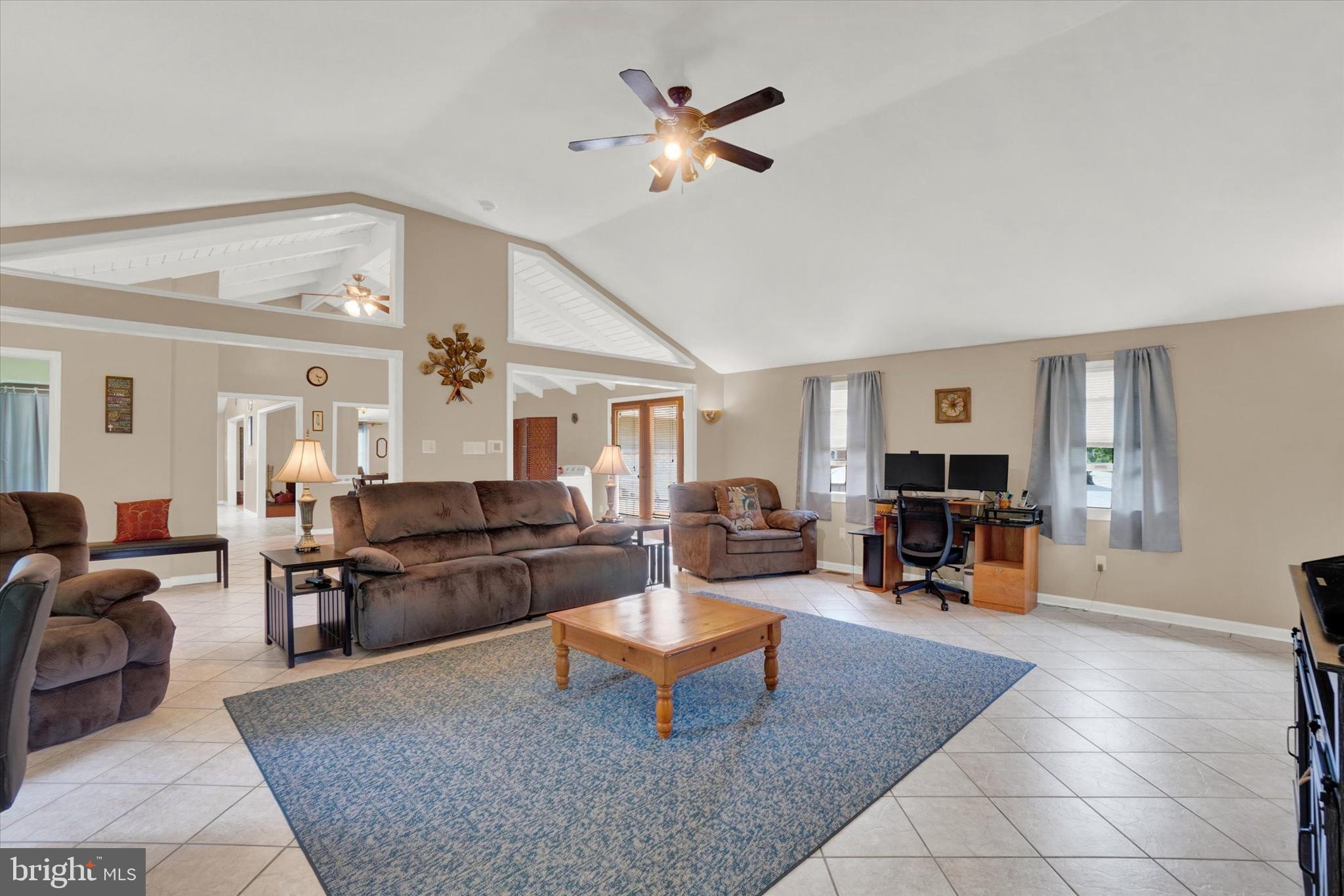 4030 Nancy Dr